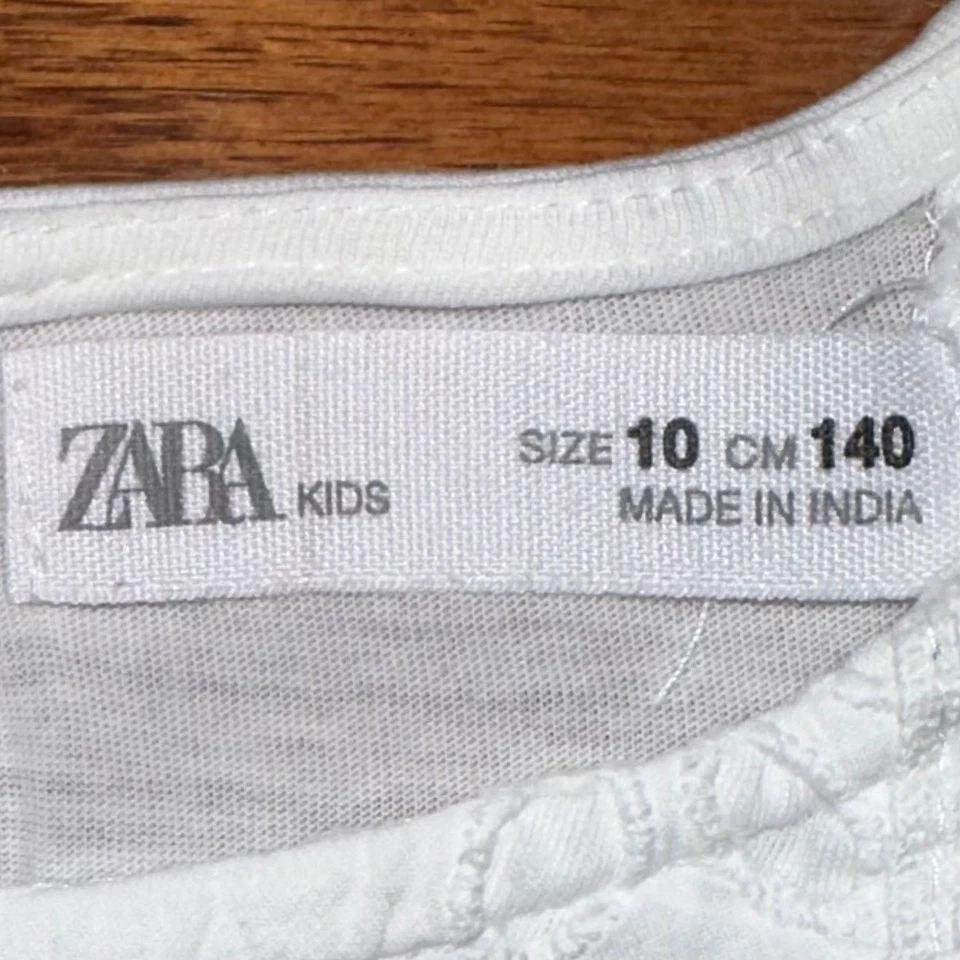 Zara Girls White Eyelet Flutter Sleeve Cotton Top Size 10 - Image 3 of 4