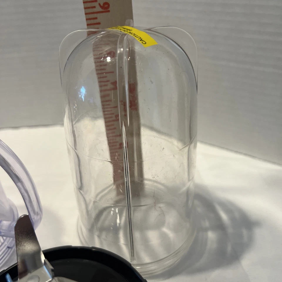 Magic Bullet Replacement 4 cups, rings, 2 Lids, 1 Sip Spout, Blender Knife - Image 3 of 4