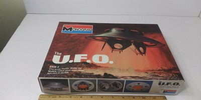 Monogram Silver The UFO Skill 2 1/72 Scale 2003 Model