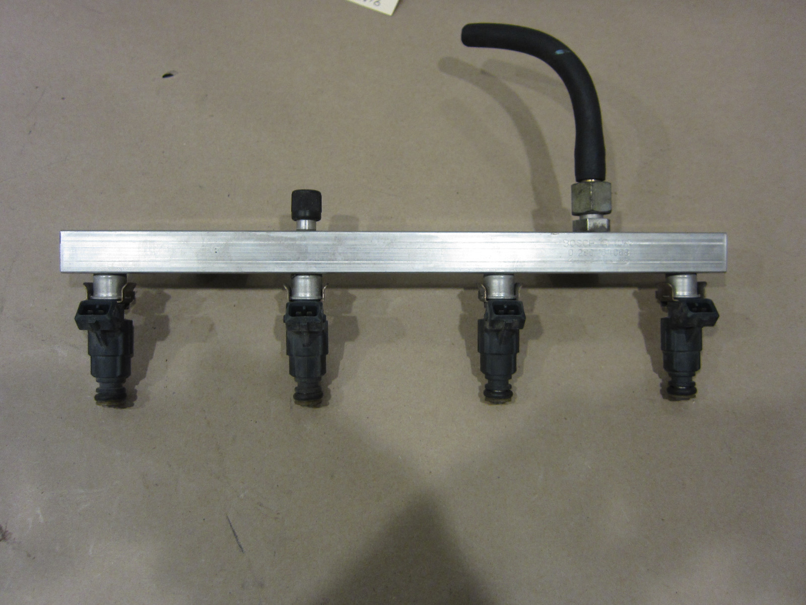 Ferrari 360 - LH Fuel Injector Rail + Injectors. Part# 178494