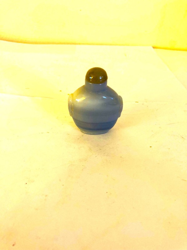 CHINESE ANTIQUE BANDED AGATE PERFUME BOTTLE