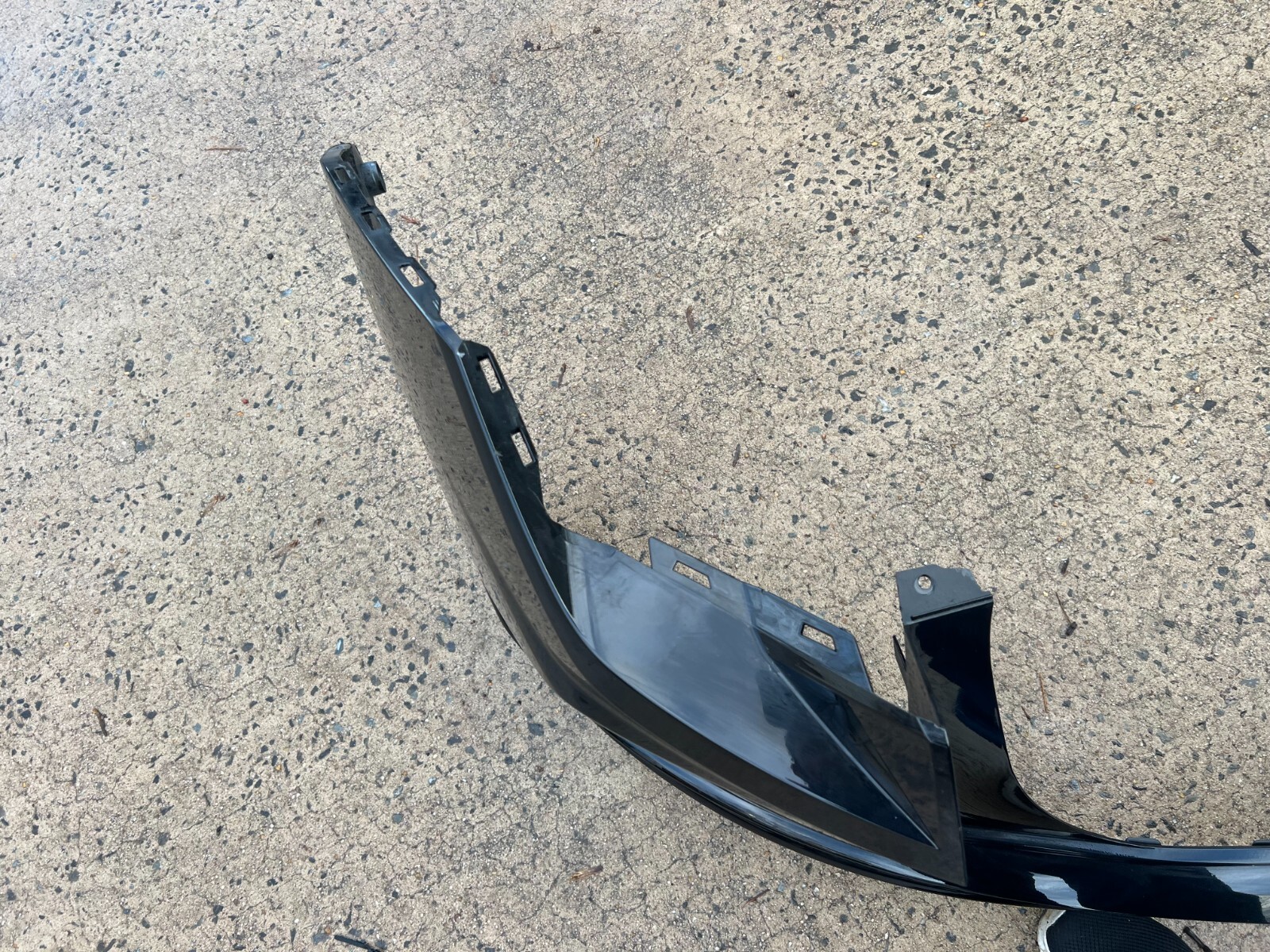2019 2020 2021 2022 2023 LAMBORGHINI URUS REAR BUMPER OEM BLACK