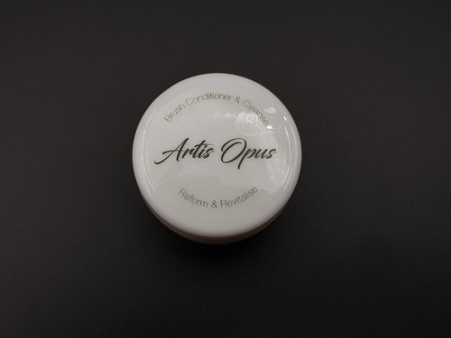 Jabón y acondicionador con cepillo Artis Opus - Imagen 2 de 4