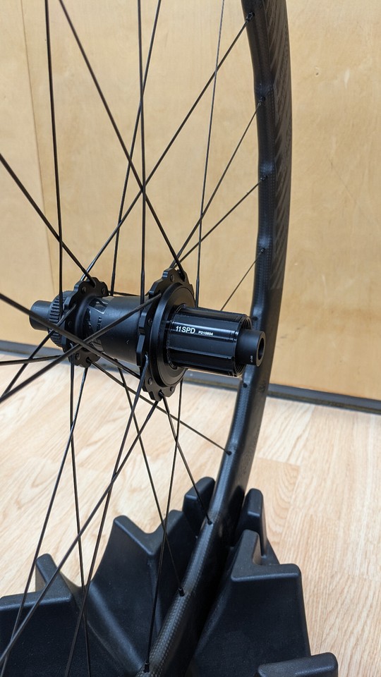 Zipp 353 NSW Tubeless Disc Brake Carbon Fiber Wheelset Hookless Shimano