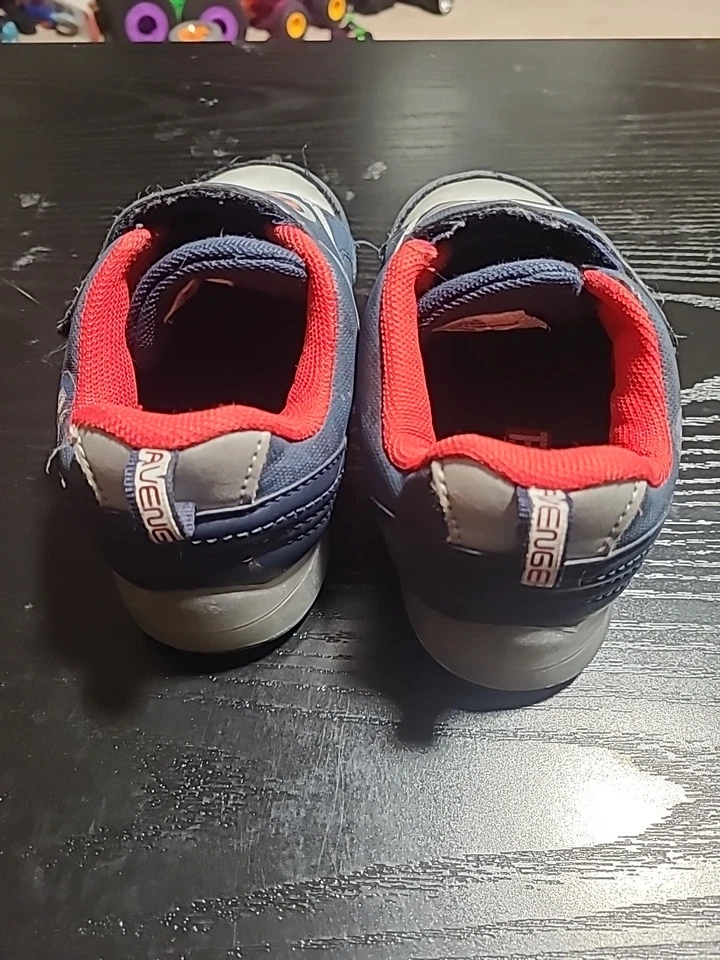 Zapato Marvel niños talla 10 Foto 3 de 4