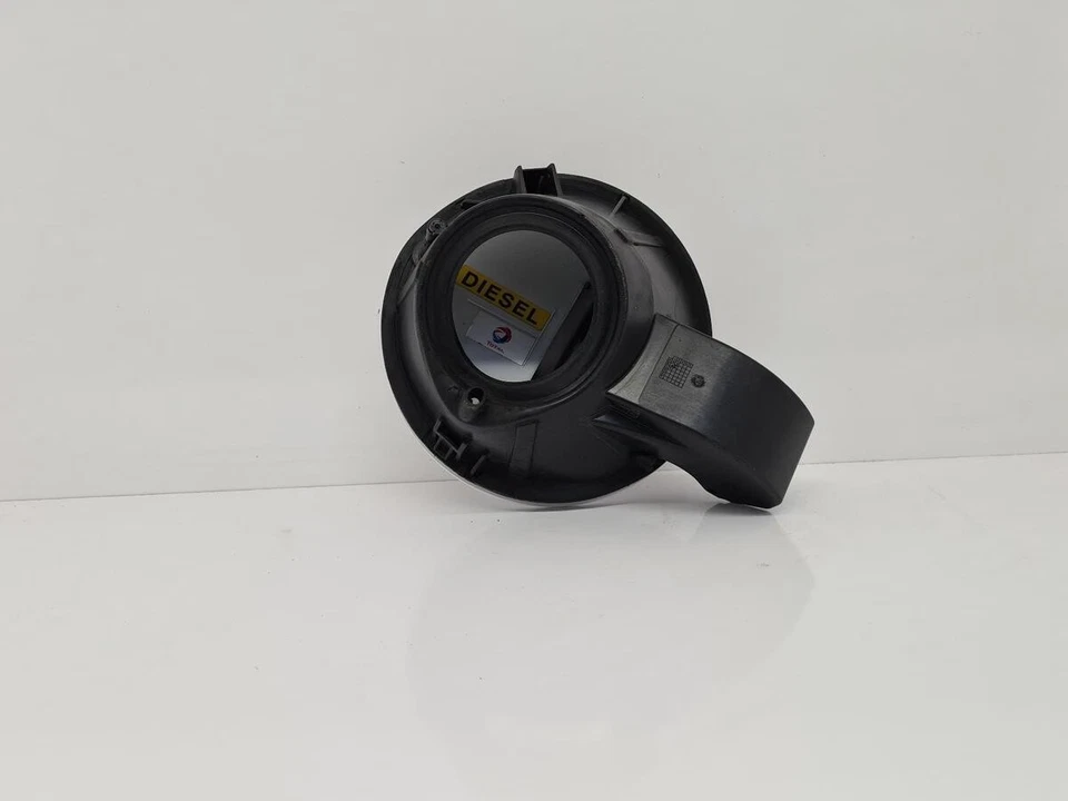 PEUGEOT 2008 Mk1 2013-2019 FUEL FILLER FLAP BANQUISE WHITE EWP 9677638680 - Image 2 of 4