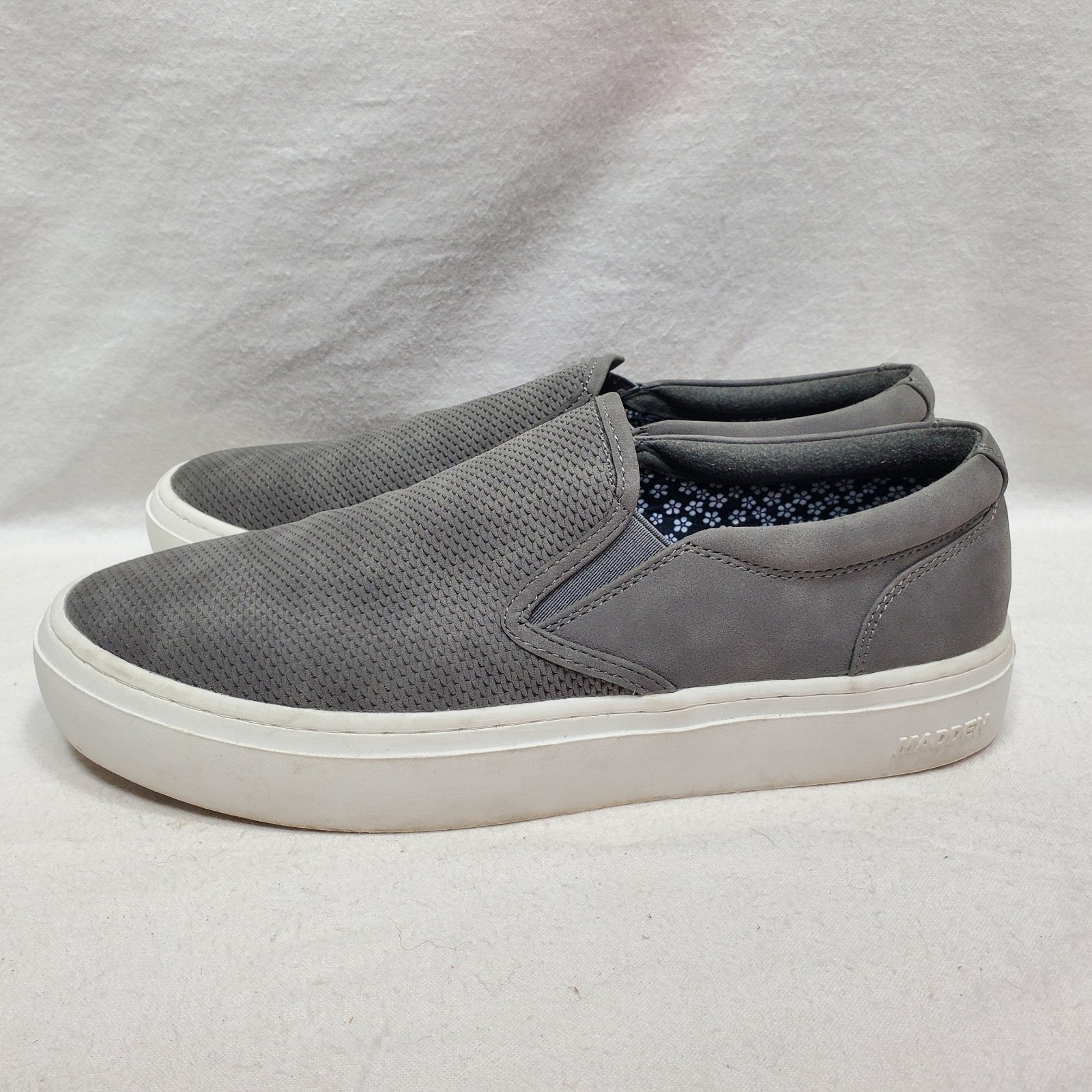 SAOLA Sneakers uomo Steve Madden grigio slip on con tomaia testurizzata taglia 8 e suola bianca