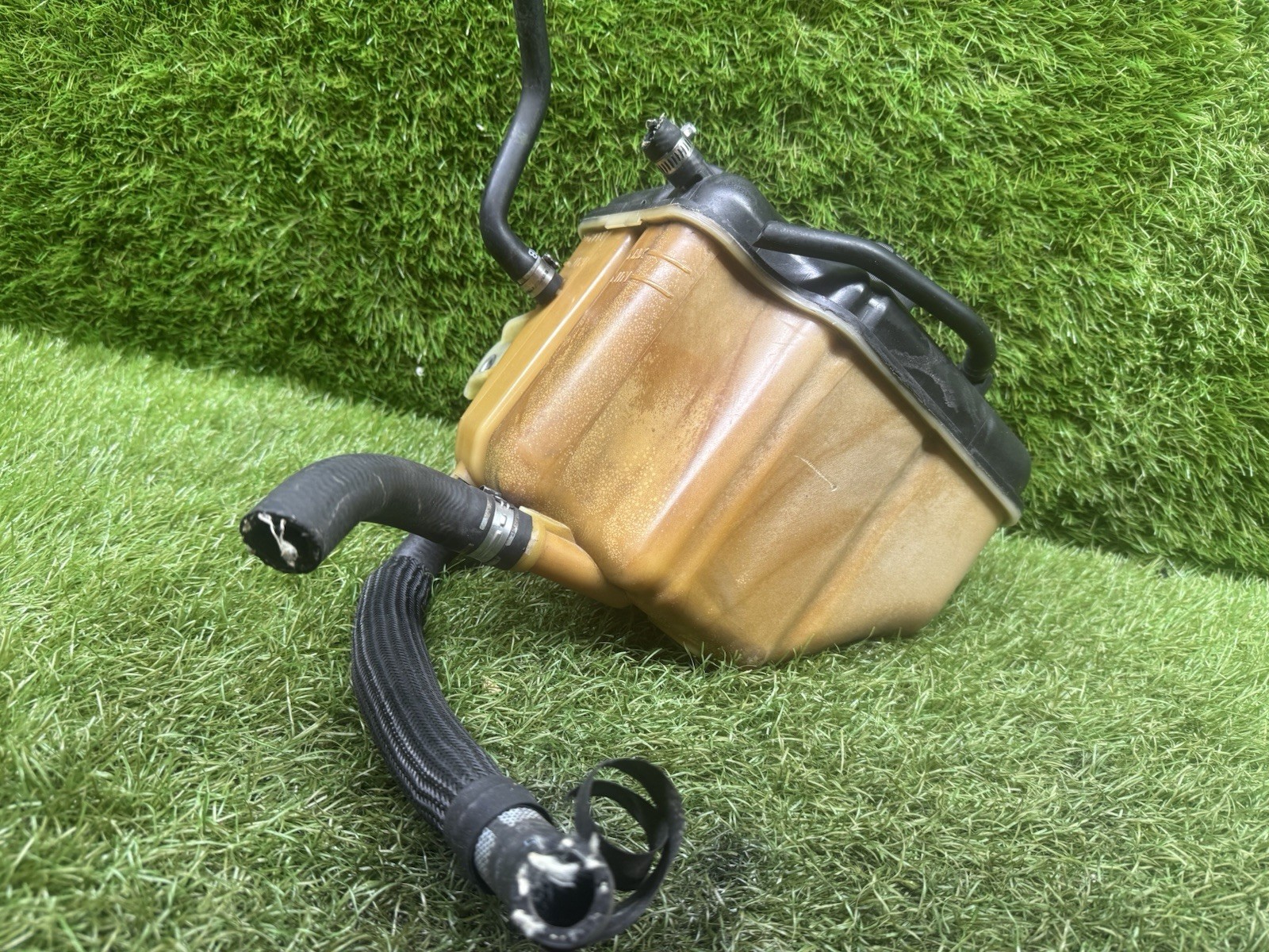 2014-2024 MASERATI QUATTROPORTE 3.0L ENGINE COOLANT EXPANSION TANK RESERVOIR OEM