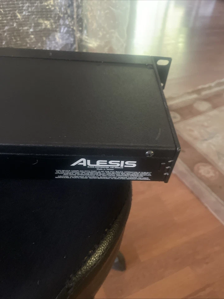 Alesis Midiverb 4 Dual-Channel Multi-Effects FX Processor w/ Power Supply (Used) - Image 3 of 4