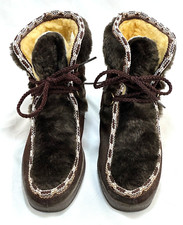 Vintage Quoddy Moccasin Brown Boots Leather Sherpa Lined Lace Up Womens size 6