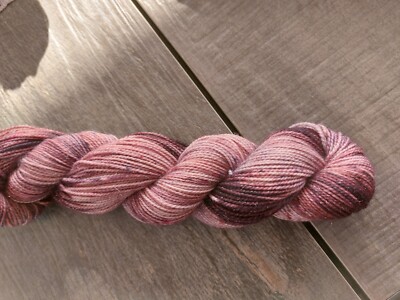 Handgefärbt, 75% Merino, 20% Polyamid, 5% Silber Sparkle Sockenwolle, 50g/200mLL
