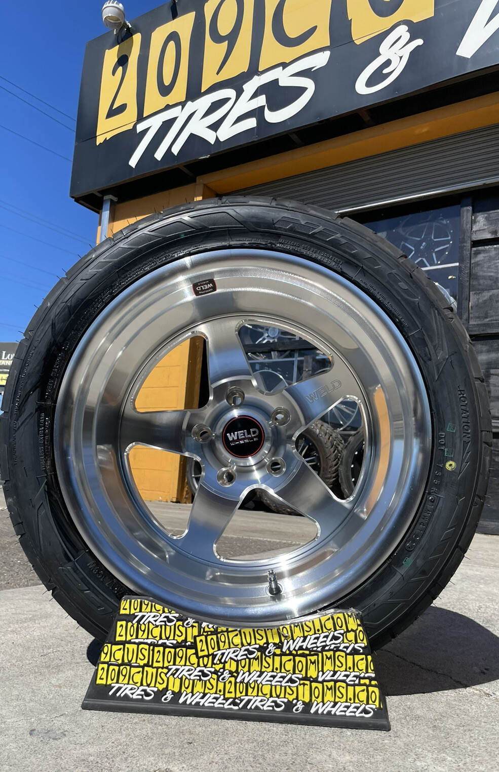 4 17" WELD VENTURA S105 17x11 44 4.25 5x127 C10 OBS CHEVY NITTO TIRES