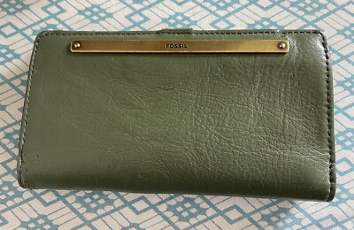 Vtg Fossil Wallet Green Leather Metal Plate Logo