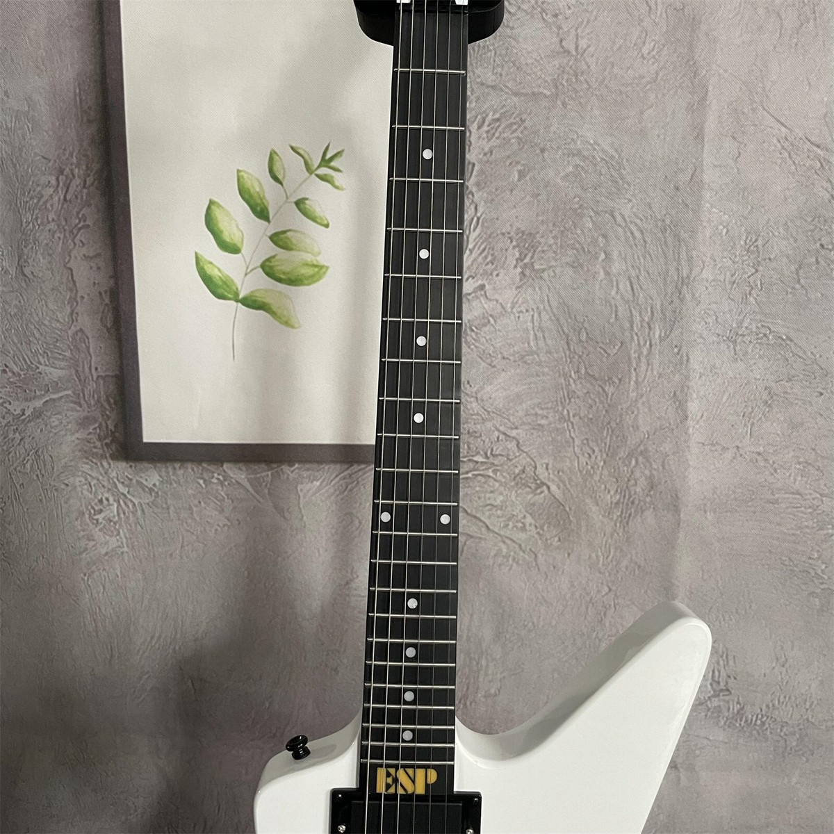Hot Sale 6 String Explorer White Electric Guitar Mahogany Body