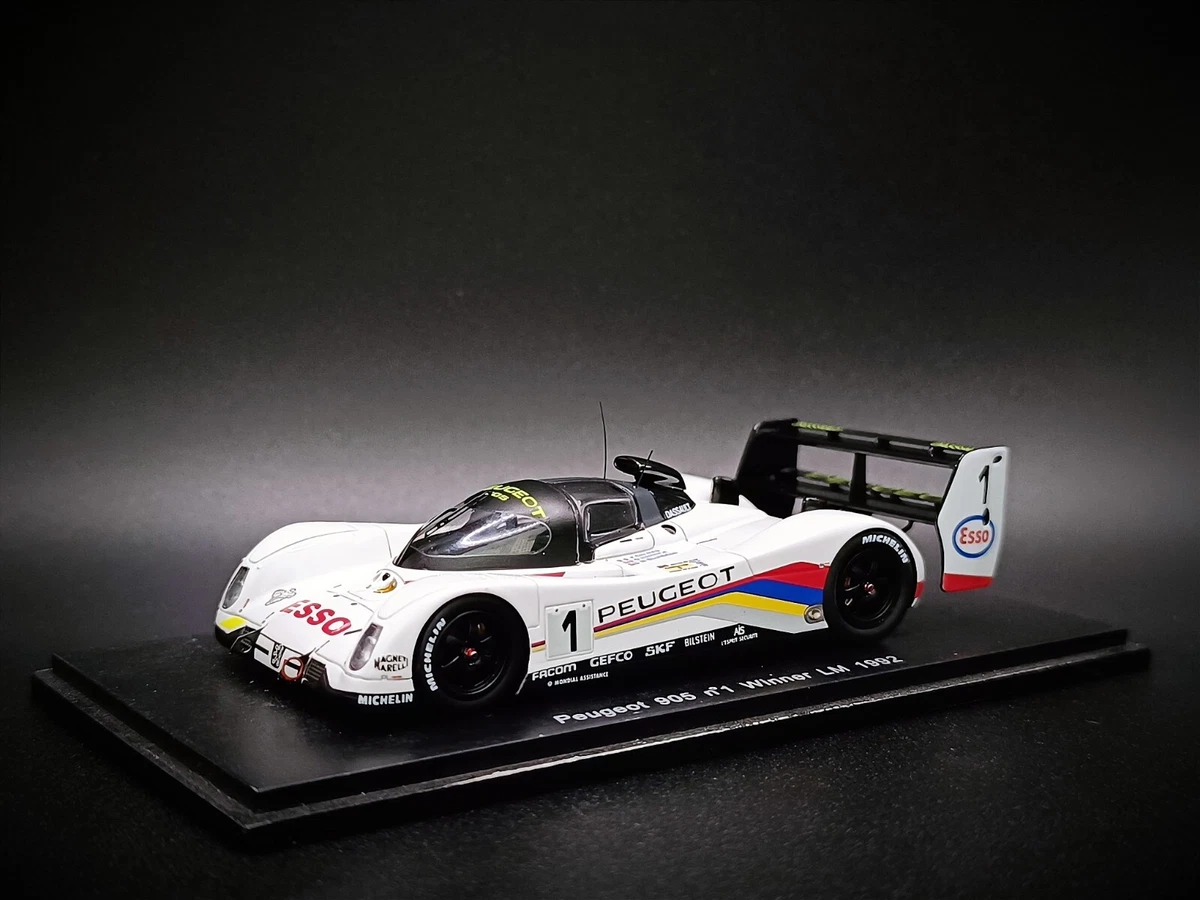 Miniature Spark 1:18 Courage C52 Peugeot A32 N°16 – Le Mans 2000 – Bourdais + Vitrine
