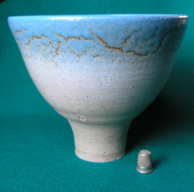 Große 17 cm - Studio Handarbeit Vintage Stielschale in türkisblau - G-Marke