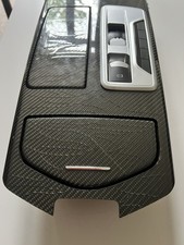 MASERATI GHIBLI QATROPRTE CENTRE CONSOLE CARBON FIBER TRIM WITH BUTTON 670011129