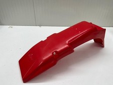 PARAFANGO POSTERIORE ROSSO ORIGINALE PER APRILIA ETX 125 COD:AP8126053