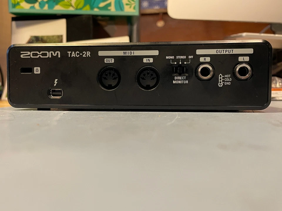 ZOOM TAC-2R Thunderbolt 2 Audio Interface S/N 2787 - Image 2 of 4