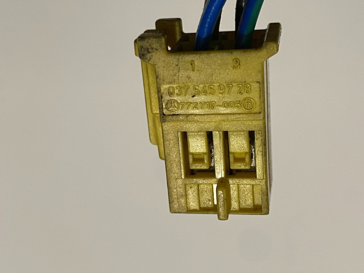 Genuine Mercedes-Benz Wiring Loom Harness Plug Connector 