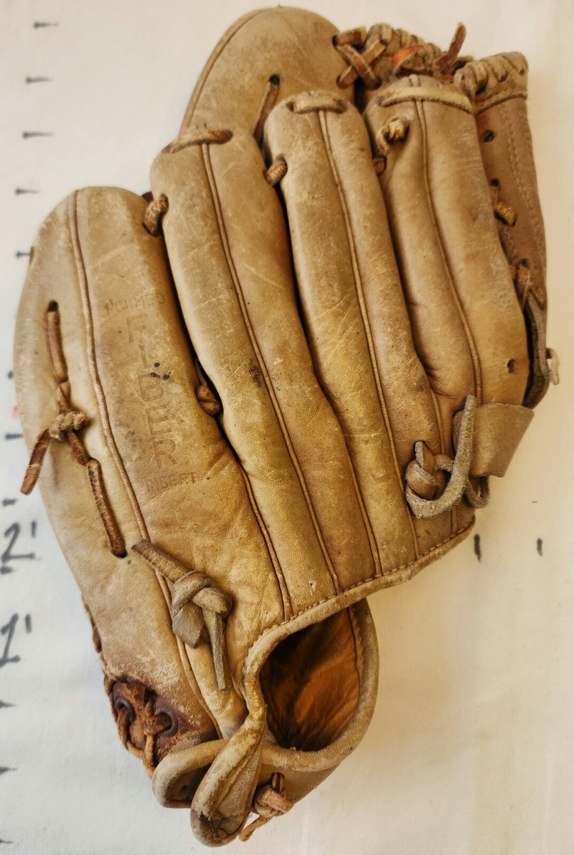 Vtg Coach Leather World Series Baseball Glove 83-40 Brown