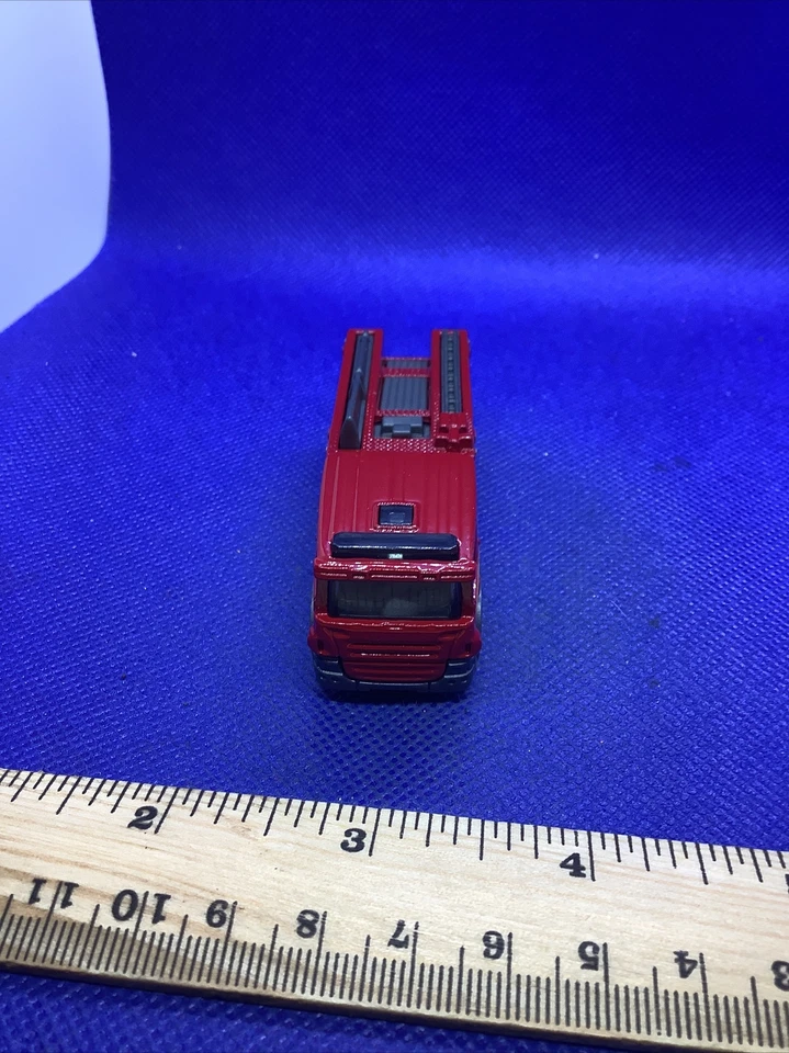 2017 Matchbox Scania P 360 Red FIRE ENGINE - Image 2 of 4