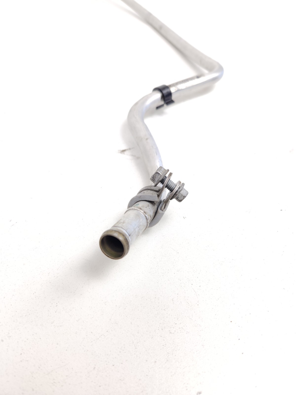2012-2014 MCLAREN MP4-12C 650S FRONT LEFT LOWER RADIATOR HOSE OEM 11L0221CP