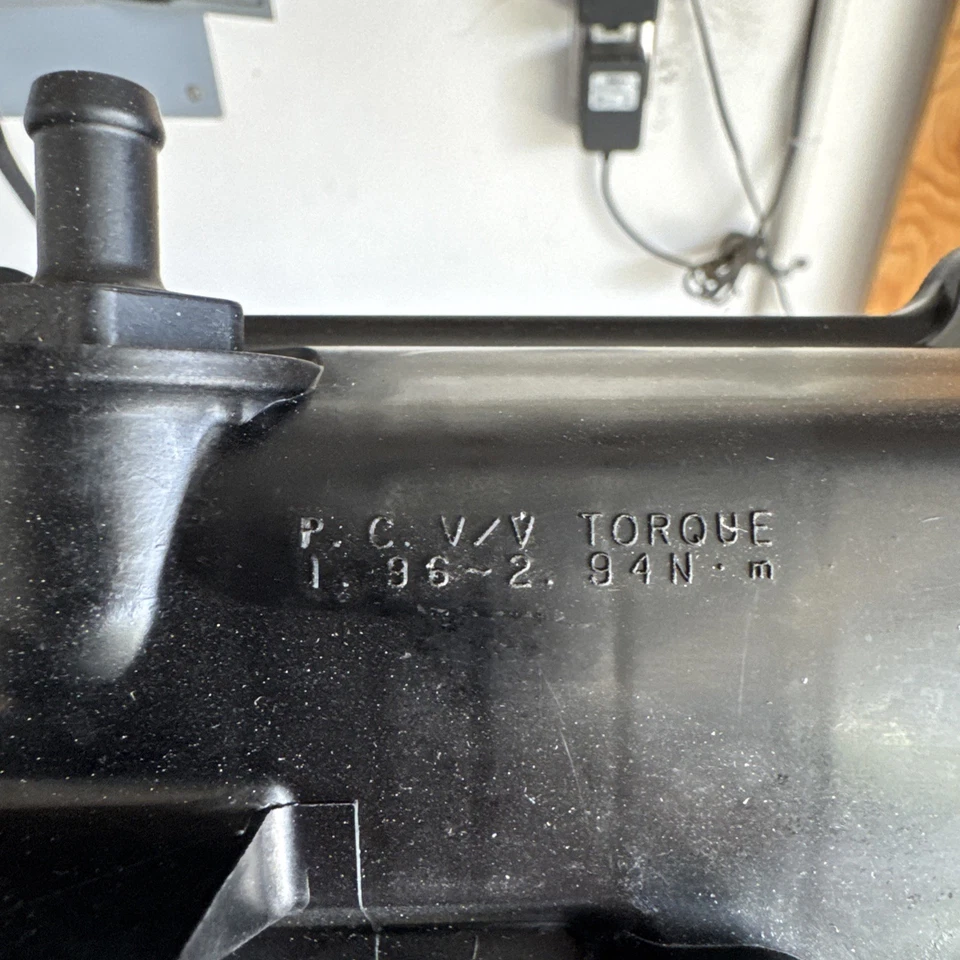 13264-7S010 Nissan/Infiniti tampa de válvula nova de fábrica - 132647s010 - Imagem 3 de 3