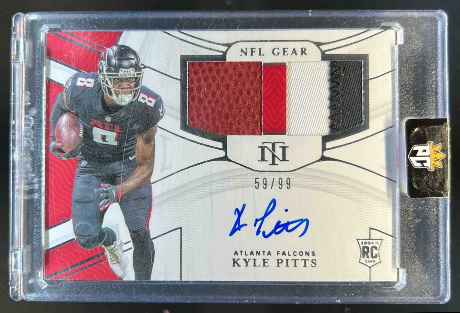 2021 National Treasures Kyle Pitts Rookie NFL Gear Patch Ball Auto RC #59/99