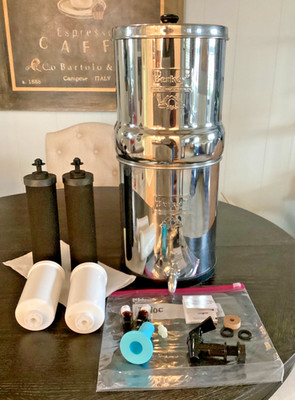 Used Big Berkey 2.25 Gallons  w/Water and Fluoride Filters  2 Spigots Prime Kit