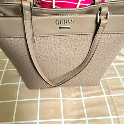 GUESS Taupe Logo Tote Bag Zip Closure Double Handles Lined Inner Pockets