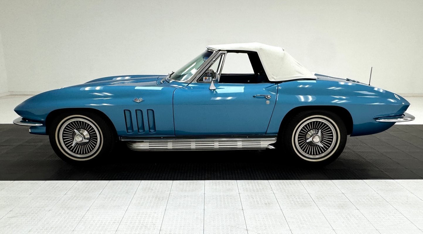 1965 Nassau Blue Chevrolet Corvette   | C2 Corvette Photo 5