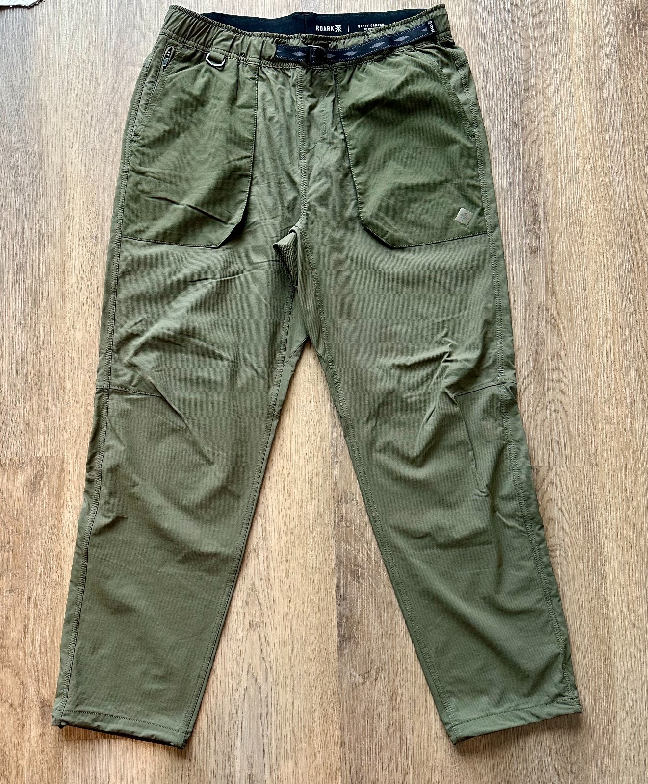 Pantalones activos Roark Happy Camper para hombre - verdes - talla M - precio de venta sugerido por el fabricante 95 USD