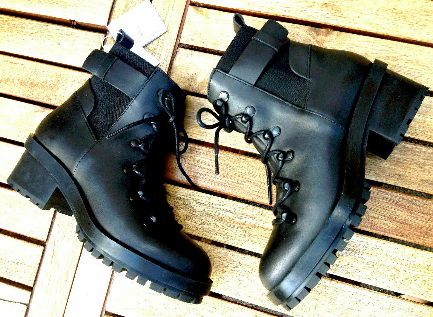 SAOLA ZARA STIVALI NERI IN PELLE STRINGATI SUOLA PISTA STIVALETTI BIKER 39 EUR nuovi