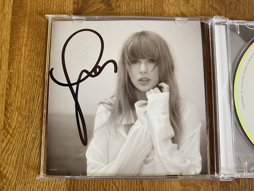Taylor Swift - The Tortured Poets Department CD & Manuscript SIGNED - Picture 2 of 4