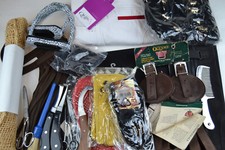 Reitsport Restposten–Flohmarkt-Mix mit Zubehör, Kleidung & Ehrenpreisen Set 1169