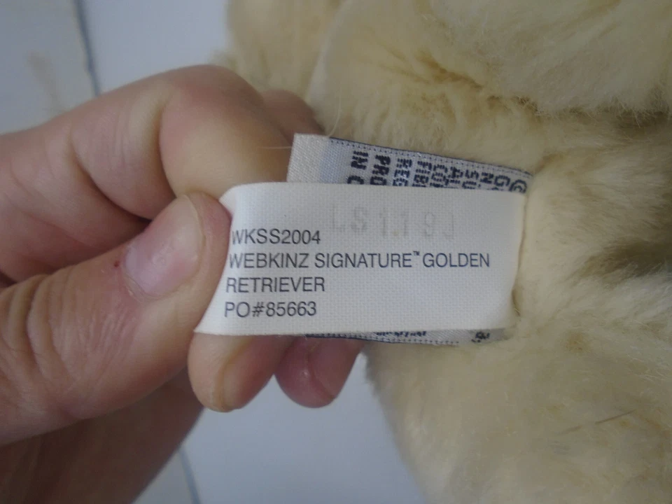 Ganz Webkinz Signature Golden Retriever Dog Plush Stuffed Toy WKSS2004 NO CODE - Image 4 of 4