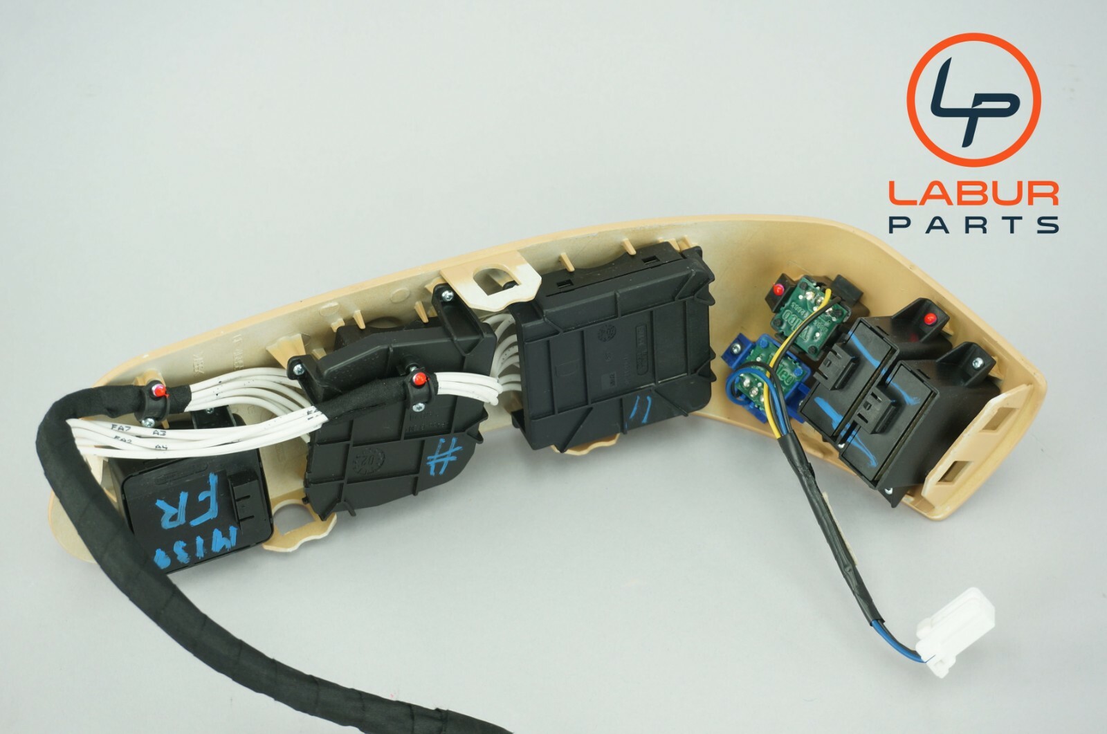 M139 03-12 Maserati Quattroporte Front Right Passenger Seat Control Switch A182