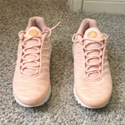 Nike Air Max Plus TN Pink/White Low Top Lace-Up Athletic Sneakers Rubber
