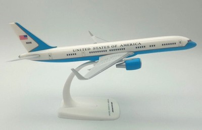 USAF Boeing C-32A Air Force 1 1:200 (757-200) - PPC Holland 223090