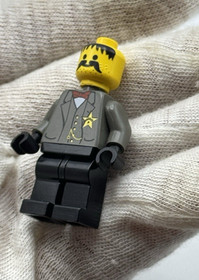 Lego Mini Figures Sherif Bandit Cowboy - From Sheriff's Lock-Up Wild West 6755
