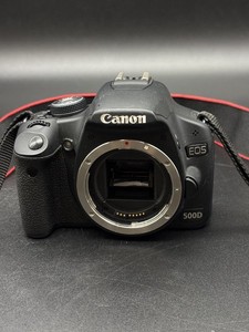Canon EOS 500D / Digitale Spiegelreflexkamera / Nur Gehäuse / Für Ersatzteile