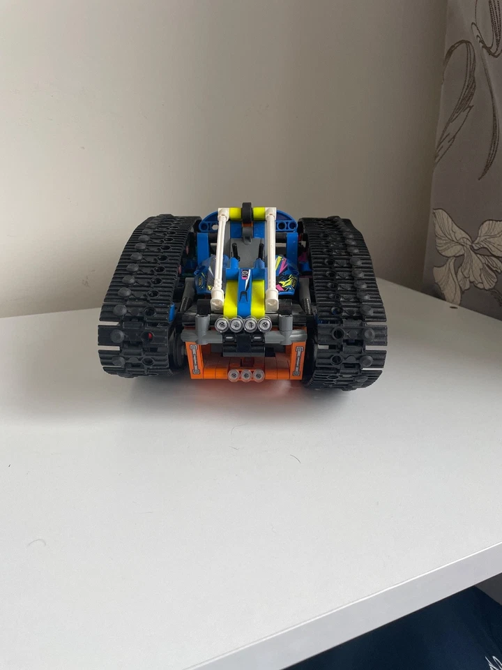 LEGO Technic 42140 App-Controlled Transformation Vehicle, photo 4 of 5