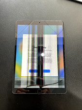 Apple iPad Air 3rd Gen. 64GB Space Gray WiFi cracked LCD but front glass is ok