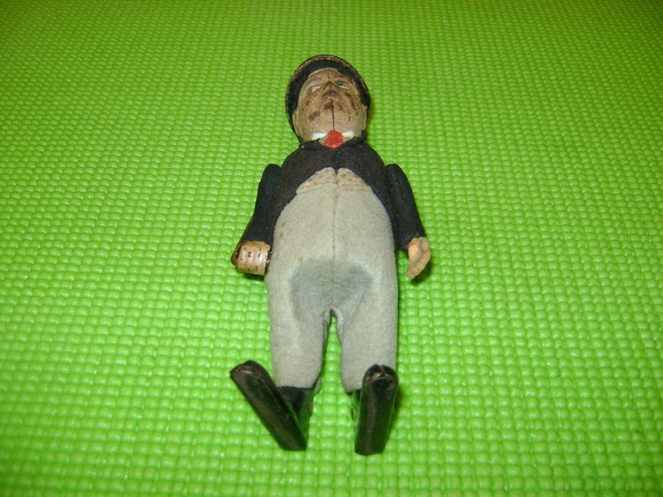 Schuco - Charlie Chaplin , Anni '20 | Art La Rosa Casa d'Aste Schuco - Charlie Chaplin , Anni '20 | Art La Rosa Casa d'Aste