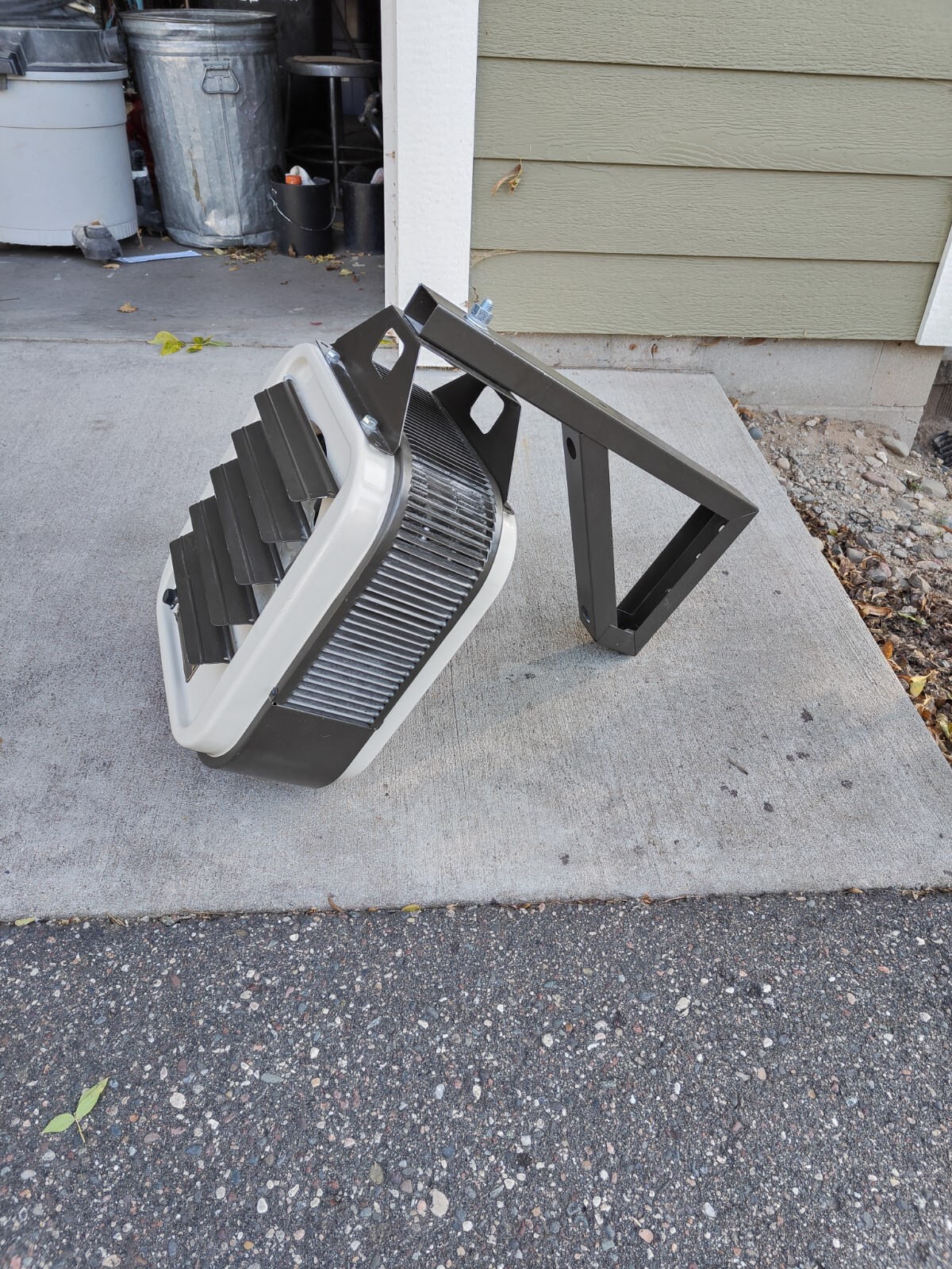 QMARK Garage Heater MUH0521 Used, great condition, Beige/Brown, 208