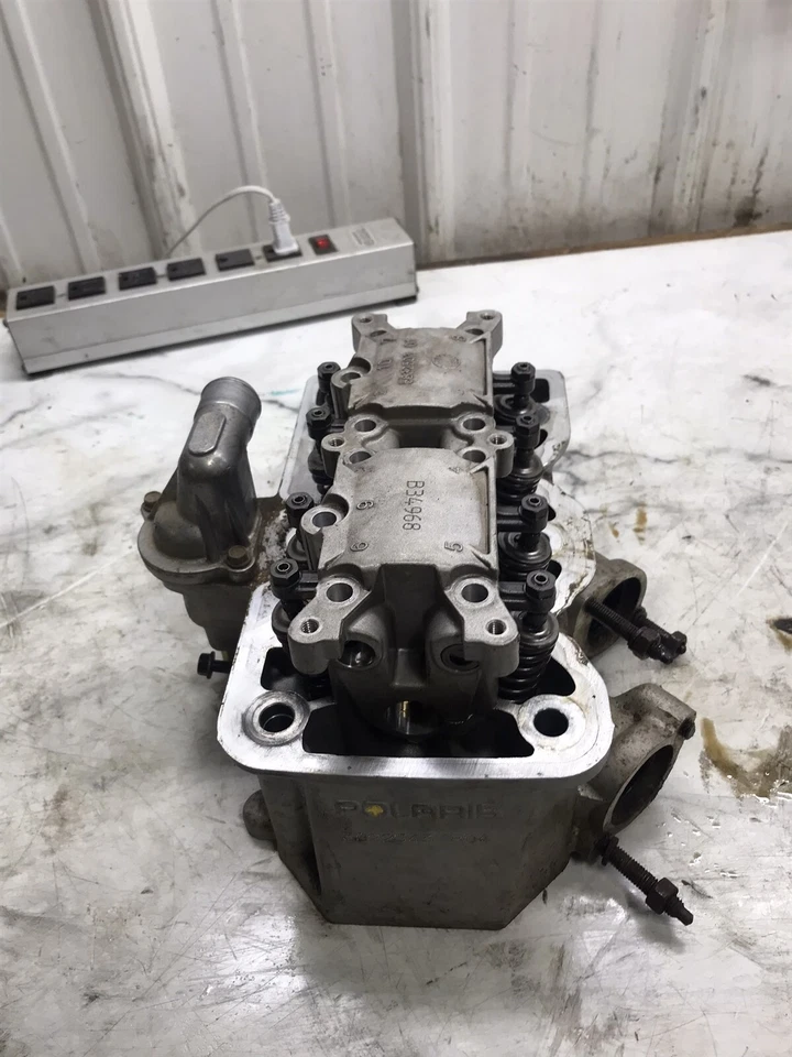 13 Polaris Scrambler 850 ATV Motor Culata Foto 2 de 4