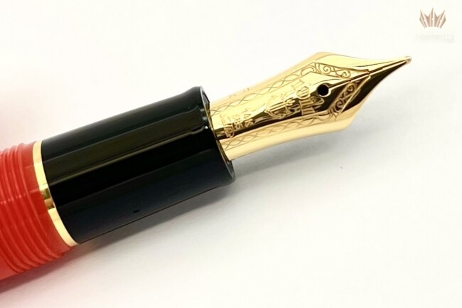 SAILOR PROFESSIONAL GEAR SLIM RED WITH GOLD TRIM FOUNTAIN PEN 14 K