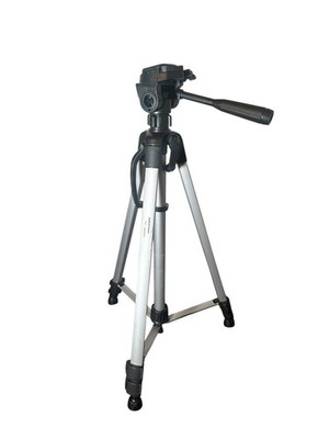 AmazonBasics WT3540 Lightweight Tripod with Bag