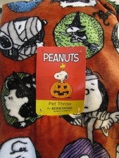 PEANUTS SNOOPY AND GANG HALLOWEEN 50" X 70" PET THROW BLANKET NEW
